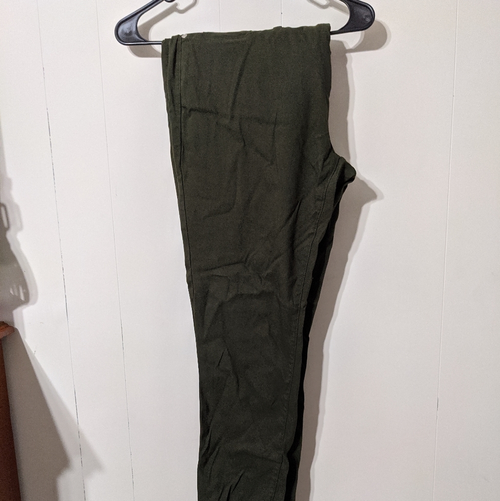 Women's green stretchy pants